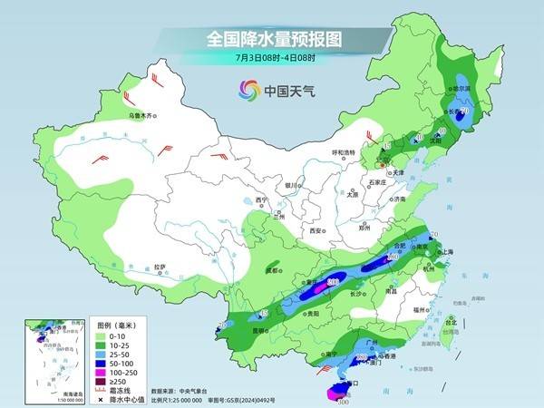华南沿海台风雨来袭 北方多地正经历今年来最大范围高温过程